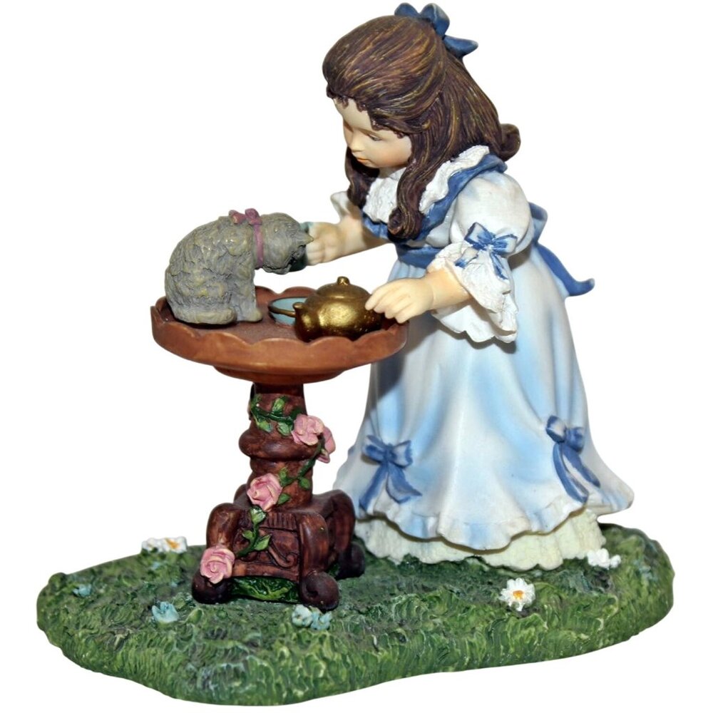Sandra Kuck's Treasures Tea with Kitty
